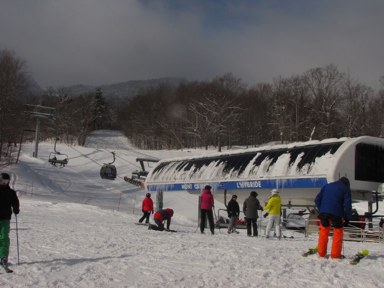 Mont-Orford Ski Resort. Lift with gondola.