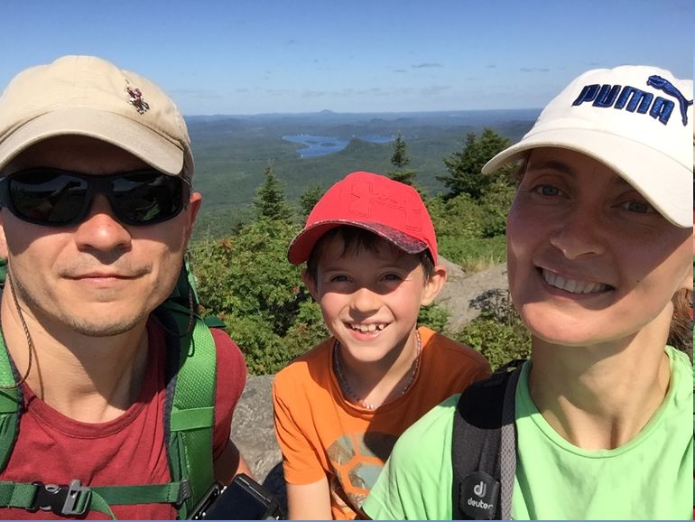 Family hike on Mont Ham.