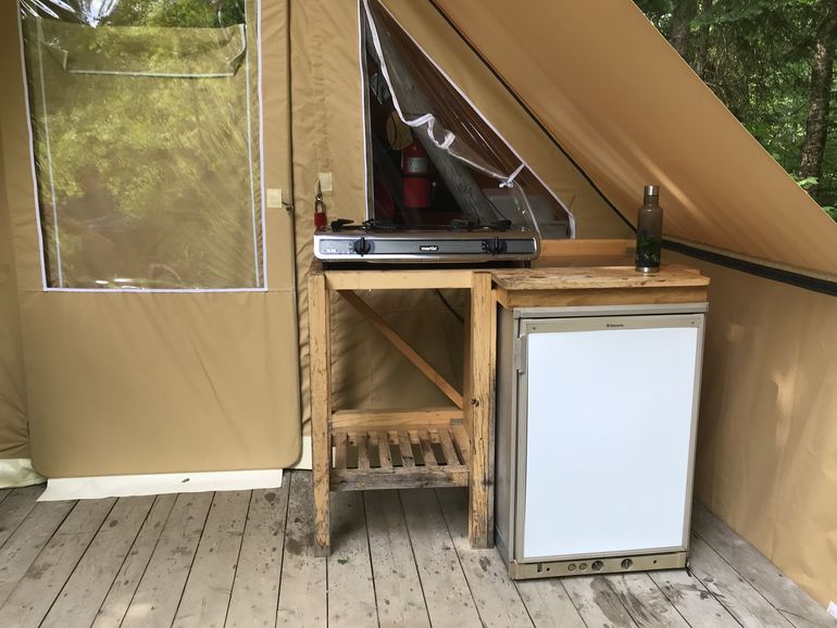 Oven and fridge outside