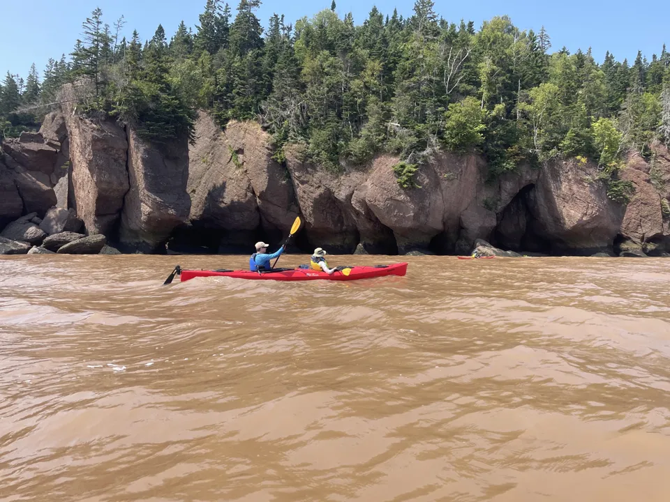 Sea kayaking in Hopewell Rocks